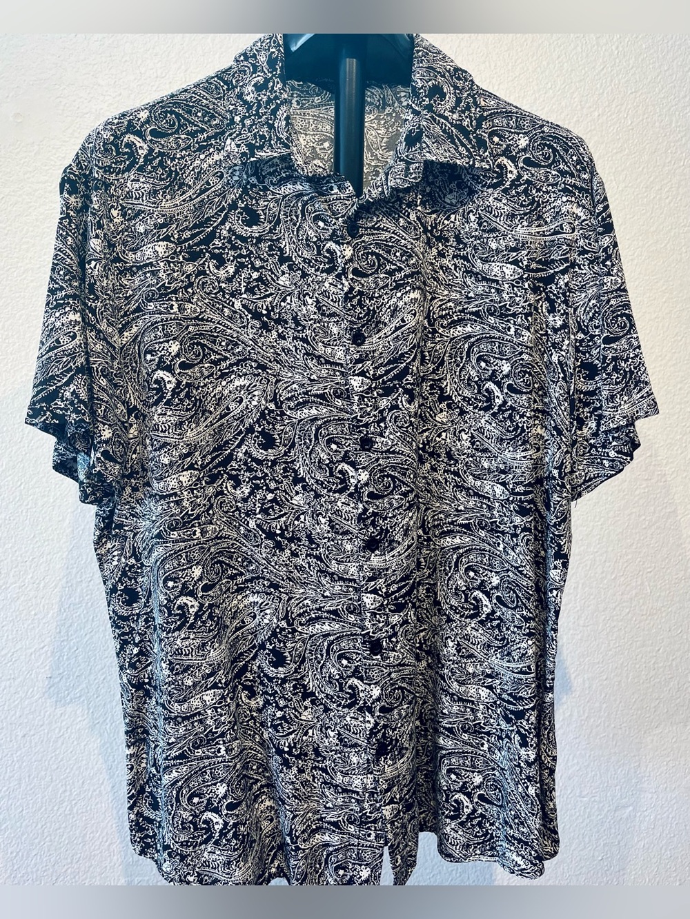 Coofandy Black & White Paisley Short-Sleeve Shirt - Size M (Men’s)